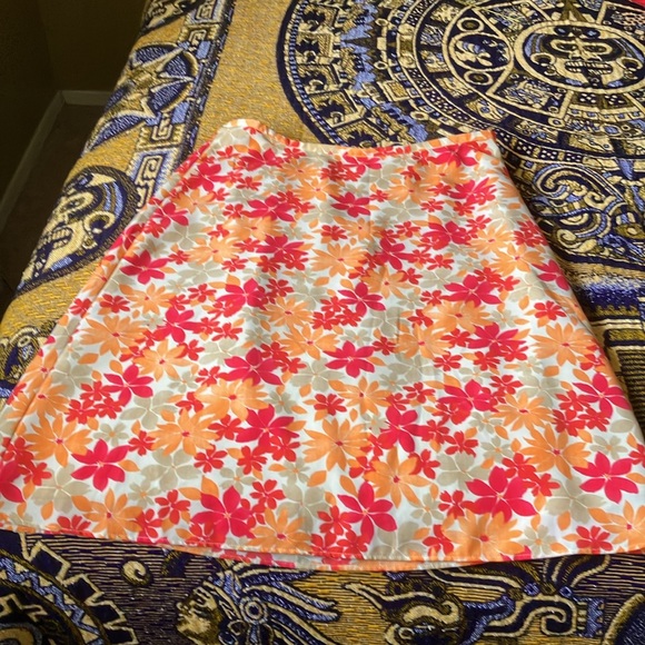 Spring into summer with this lovely pink and peach A-line skirt - Picture 2 of 5